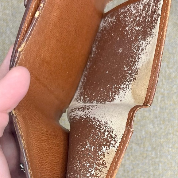 Louis Vuitton Monogram Wallet - Picture 6 of 8